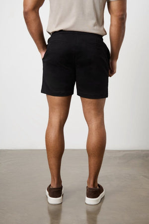 Model is 5'11 and wears a size 34W for a looser fit (31" waist, 31" inside leg)