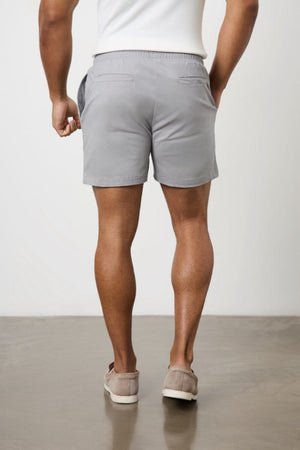 Model is 5'11 and wears a size 34W for a looser fit (31" waist, 31" inside leg)