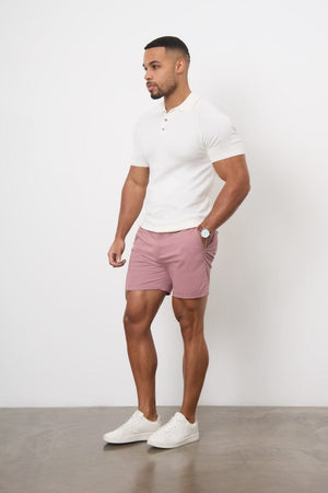 Model is 5'11 and wears a size 34W for a looser fit (31" waist, 31" inside leg)