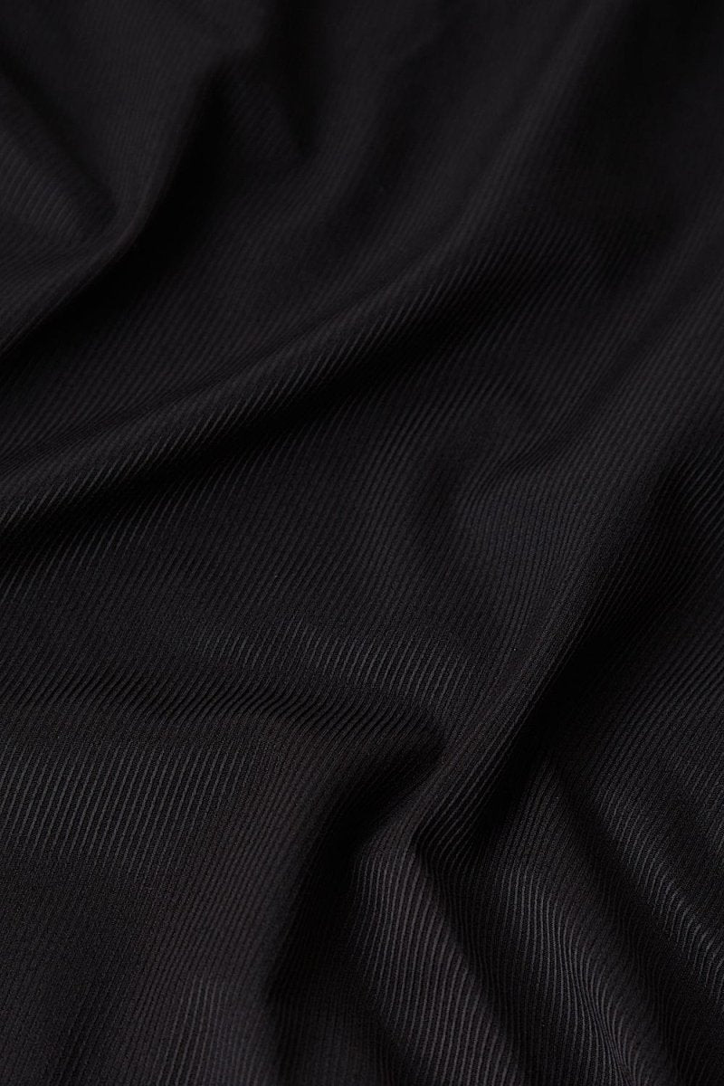 Cutaway Collar Twill Shirt in Black - TAILORED ATHLETE - ROW