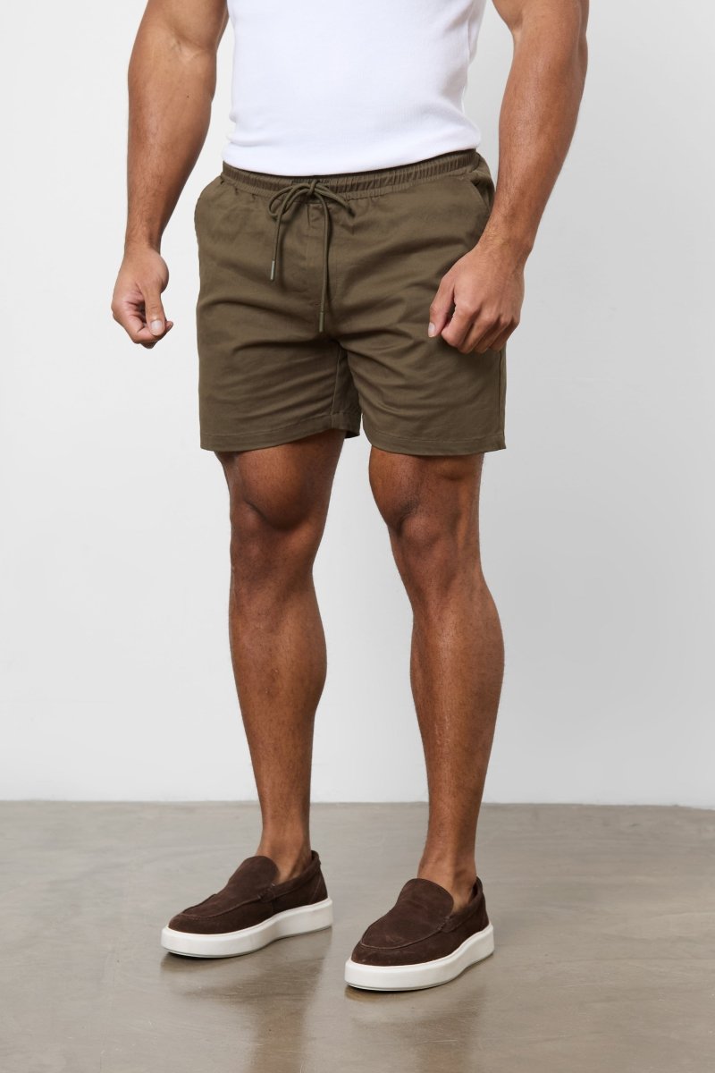 Model is 5'11 and wears a size 34W for a looser fit (31" waist, 31" inside leg)