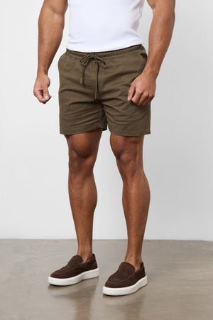 Model is 5'11 and wears a size 34W for a looser fit (31" waist, 31" inside leg)