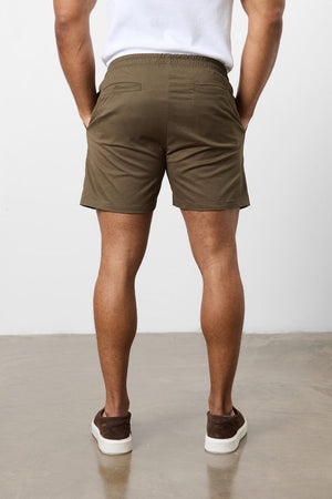 Model is 5'11 and wears a size 34W for a looser fit (31" waist, 31" inside leg)