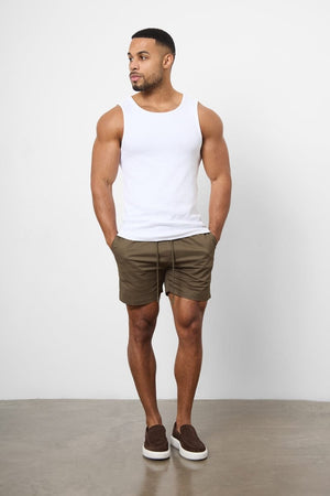 Model is 5'11 and wears a size 34W for a looser fit (31" waist, 31" inside leg)
